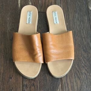 Steve Madden Tan Sandals with Open Toe and Smooth Leather